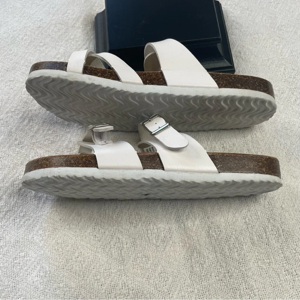 Steve Madden White‎ Kids Sandals~ Size 2 Summertime ~ Beach